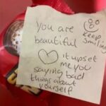 Heart-warming note slipped under changing room door brought a smile to girl’s face after a bad week
