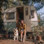 This teen bought a $200 caravan, put in twice as much, and now it’s her home! The interior will blow your mind